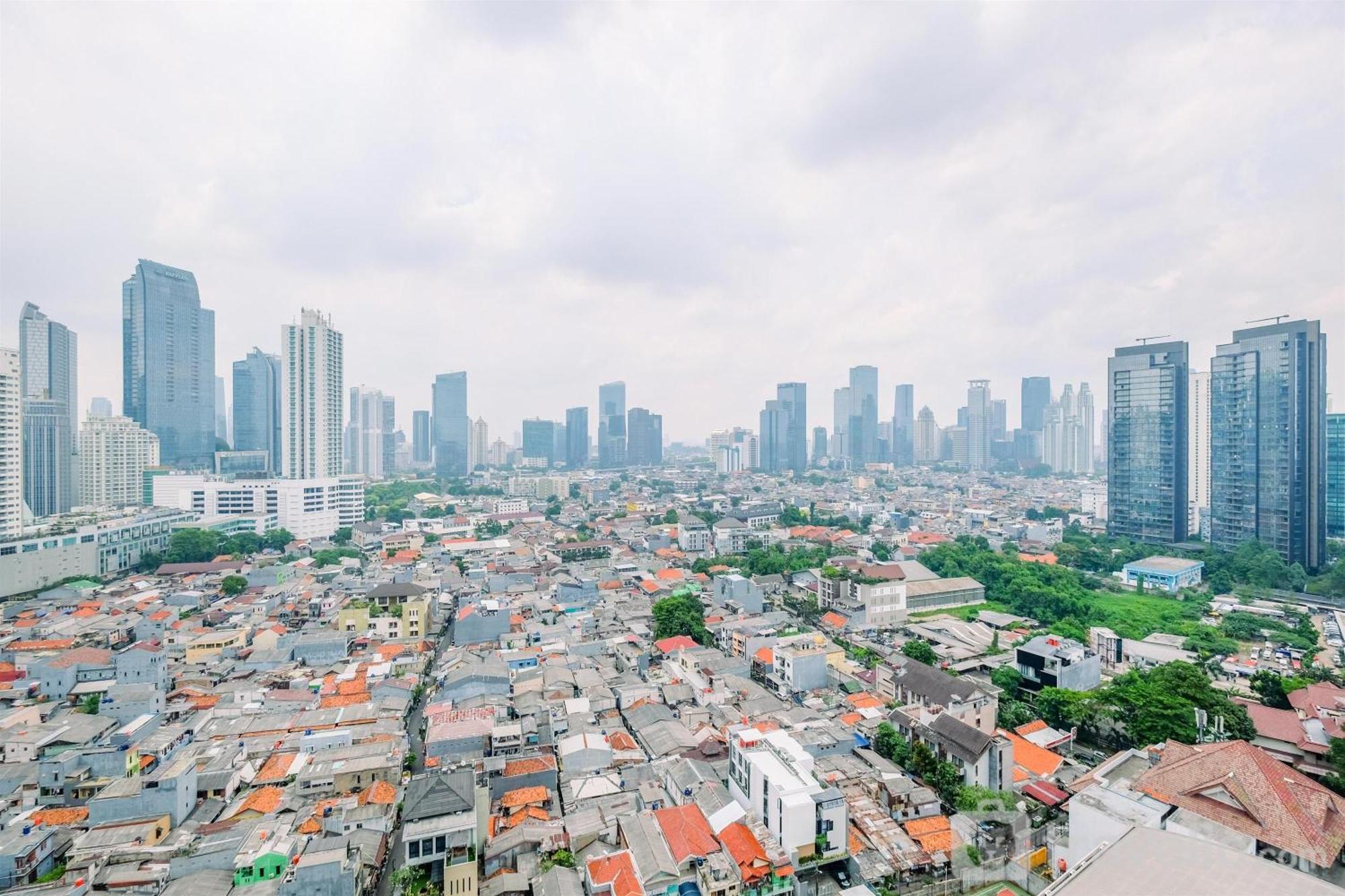 Comfort And Modern Look At Ambassade Kuningan By Travelio *