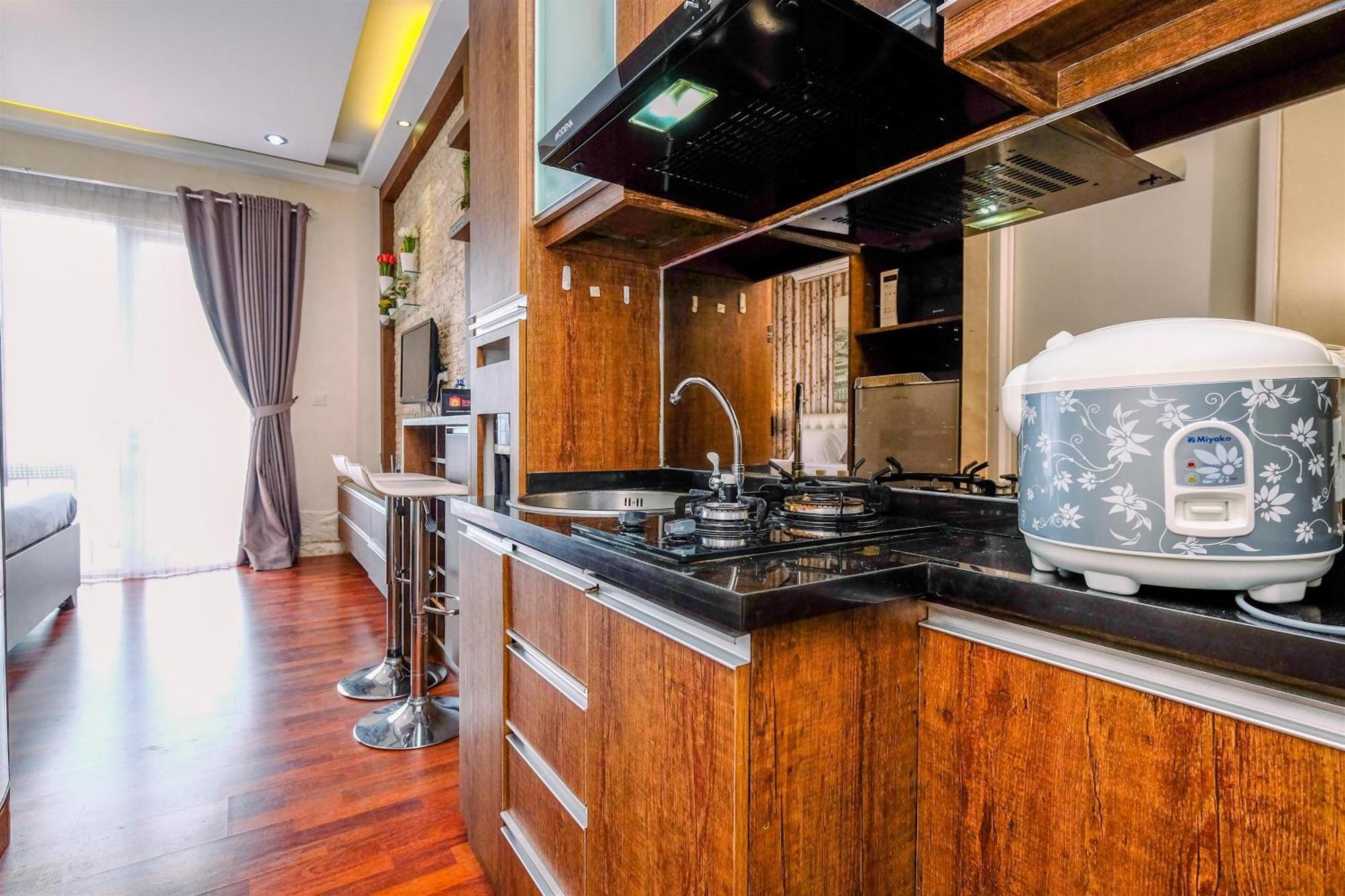 Comfort And Modern Look At Ambassade Kuningan By Travelio * Jakarta