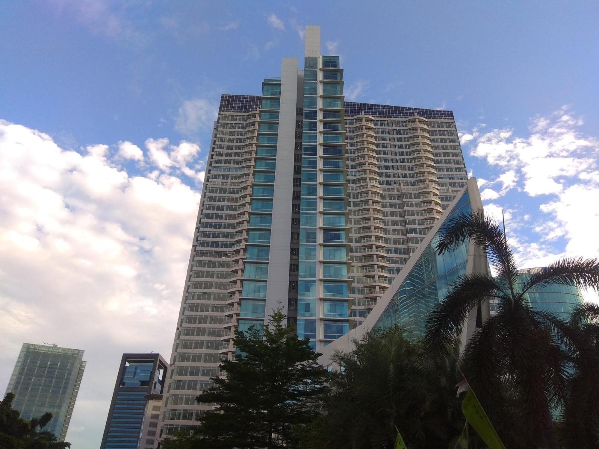 Comfort And Modern Look At Ambassade Kuningan By Travelio Apartemen
