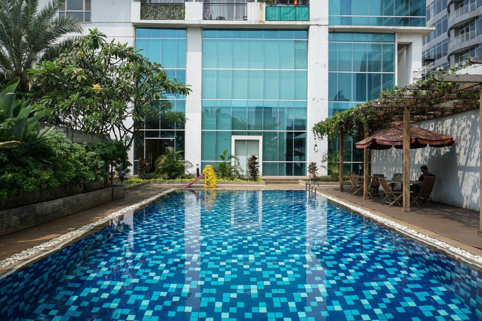 Comfort And Modern Look At Ambassade Kuningan By Travelio Apartemen